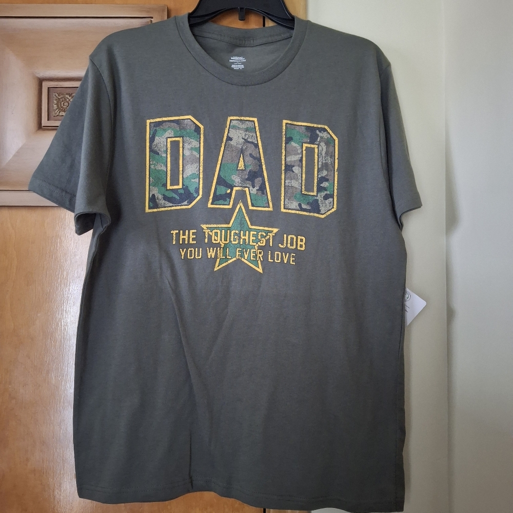 Men's Gray DAD Graphic T-Shirt Size M 38-40